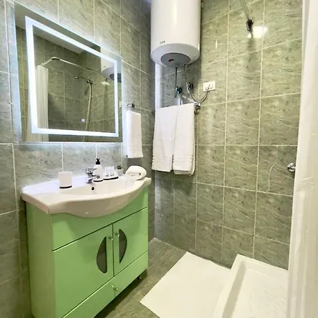 Apartament Maris *