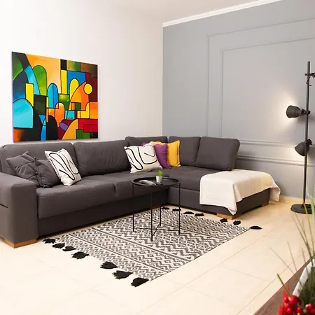 Maris Apartment *